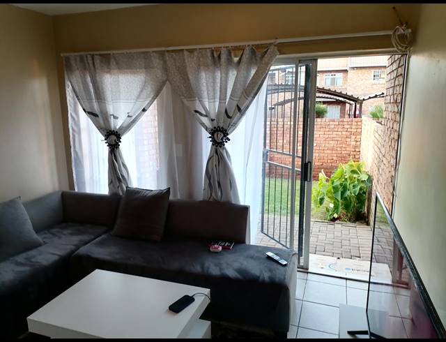 2 BEDROOM APARTMENT FOR SALE IN CLARINA